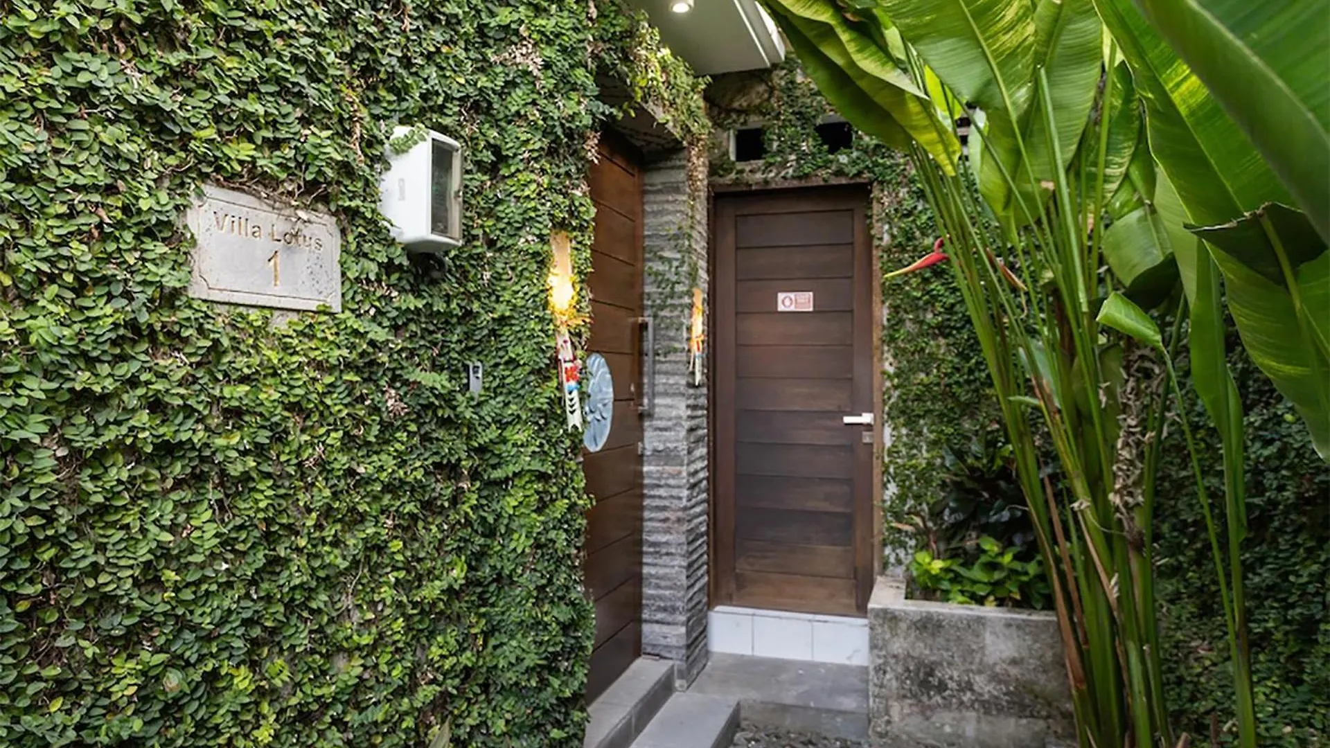 Villa Lotus By Optimum Bali Villas Seminyak   Seminyak (Bali)