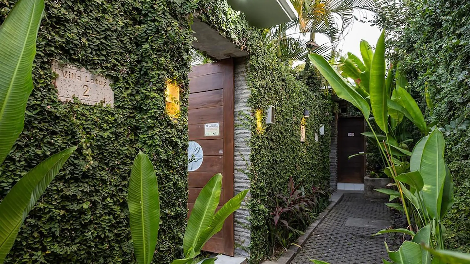 Villa Lotus By Optimum Bali Villas Seminyak   Seminyak (Bali)