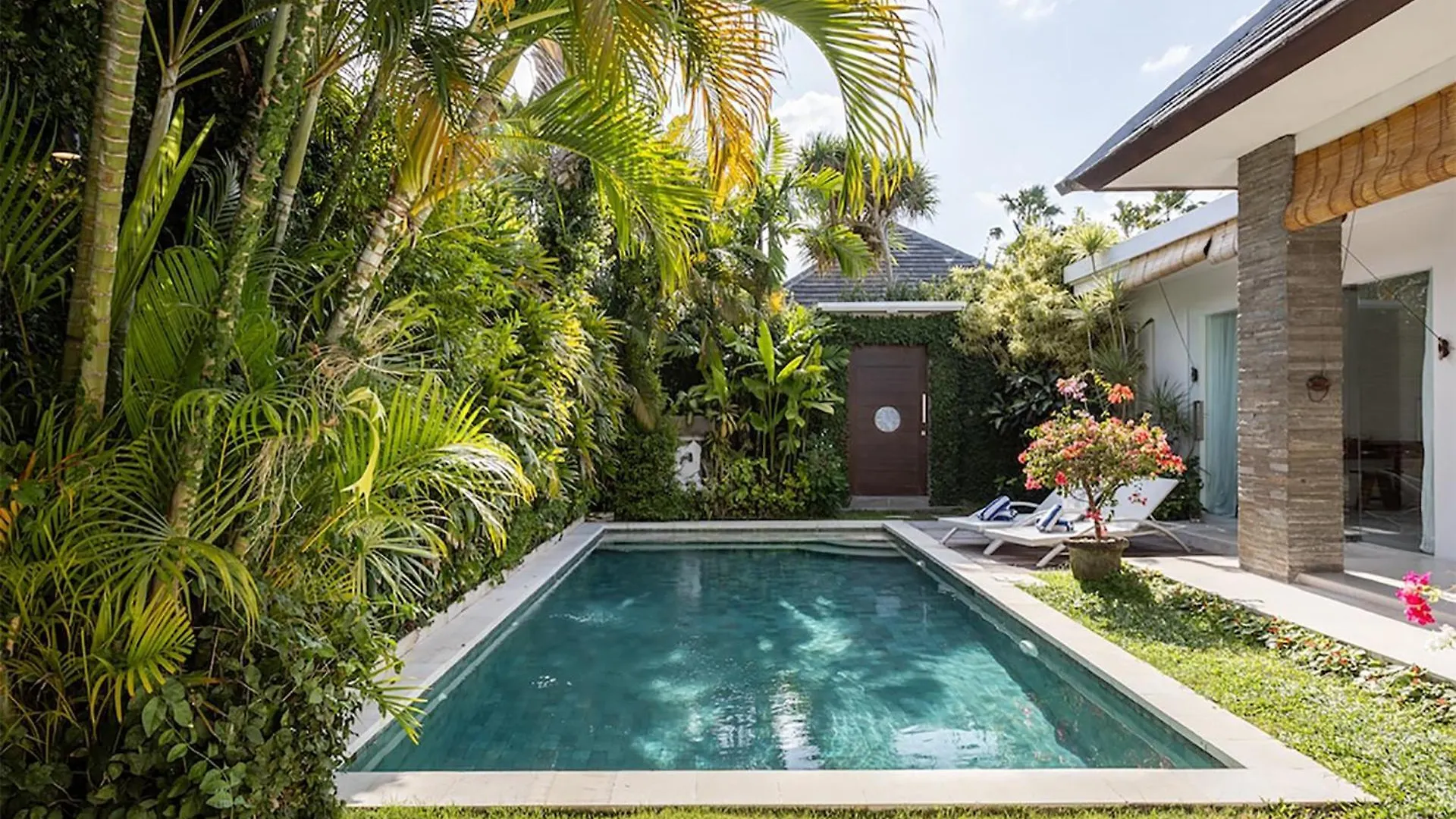Villa Lotus By Optimum Bali Villas Seminyak  Seminyak (Bali)
