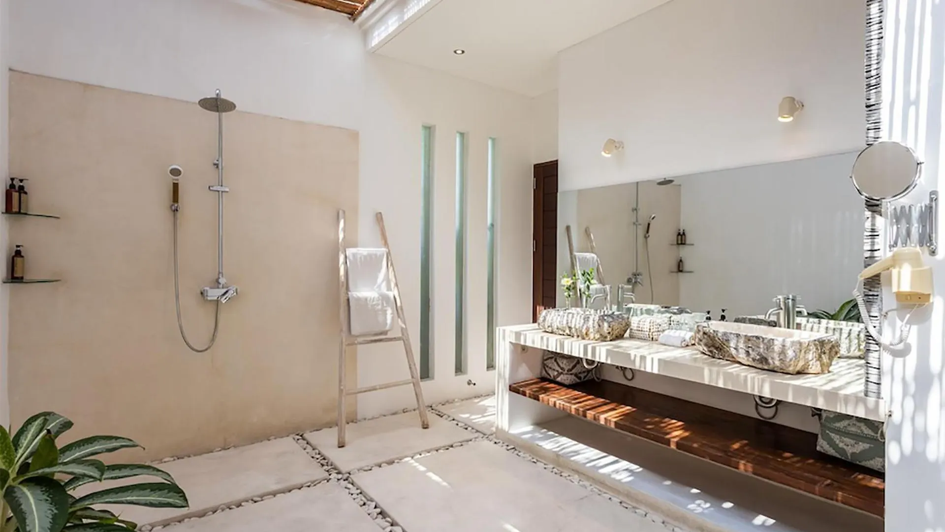 Villa Lotus By Optimum Bali Villas Seminyak  Indonesia