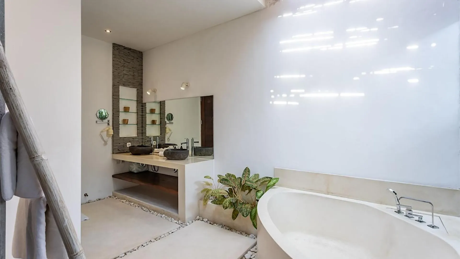 Villa Lotus By Optimum Bali Villas Seminyak  Indonesia